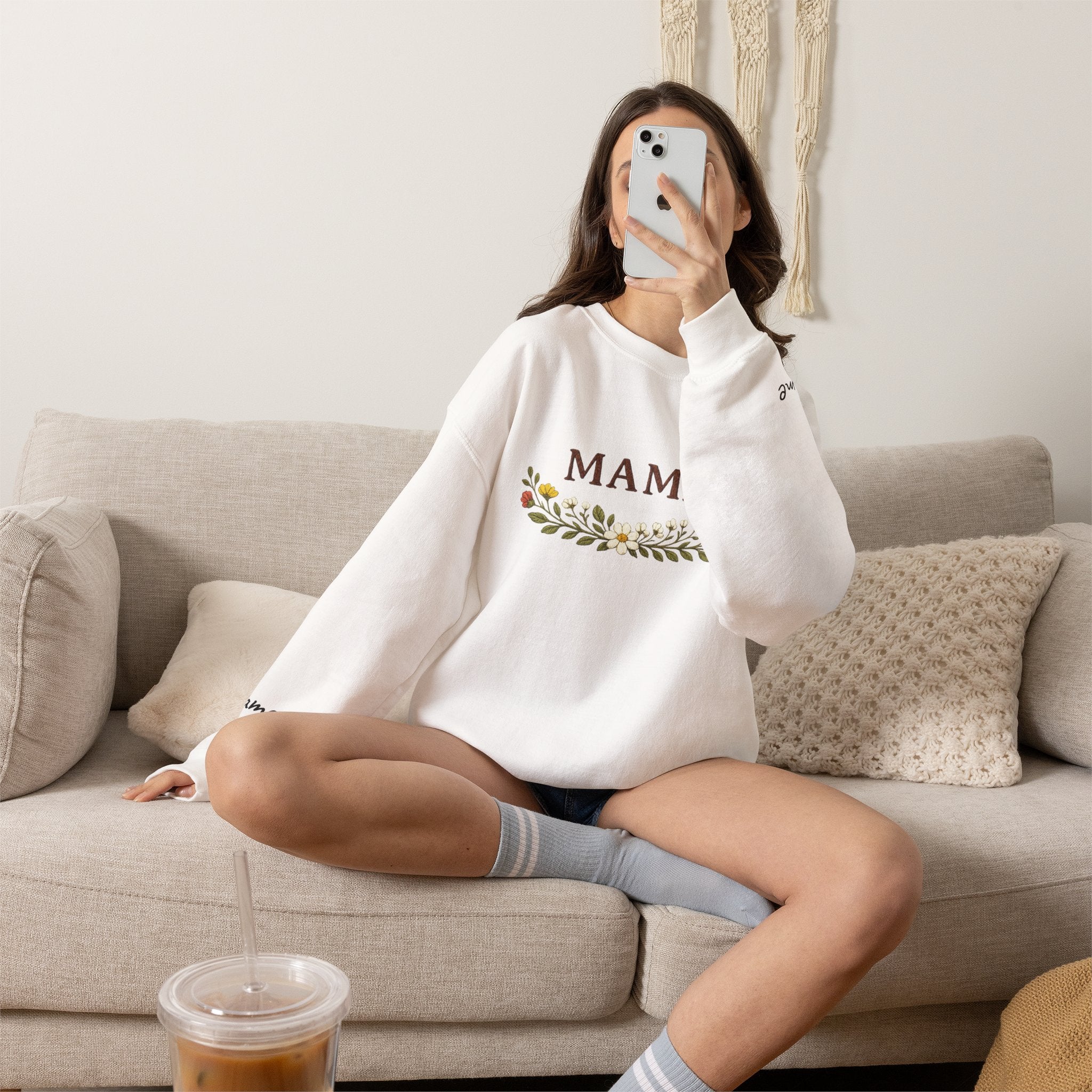 Mama Floral Crewneck Sweatshirt — Cozy Mom Sweatshirt with Floral Wreath